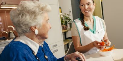 Wir helfen im Haushalt